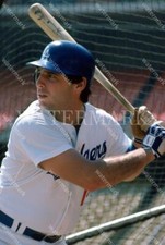 D195 Mike Scioscia Dodgers  8x10 11x14 16x20 24x36 Photo