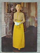 POSTCARD SMITHSONIAN PRESIDENT FIRST LADIES PATRICIA NIXON INAUGRAL GOWN
