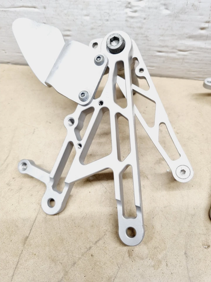 Yamaha R1 4XV Rearsets Race 1998 1999 2000 2001 2002 5jj Foot Rests Rear Sets - Image 4 of 4