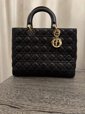 Dior Lady Dior Schultertasche Groß Schwarz Leder