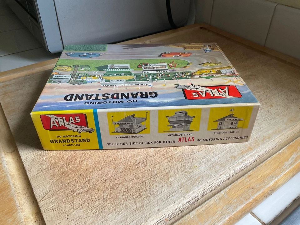 Atlas Aurora HO Motor GRANDSTAND, CAJA, PIEZAS SELLADAS NOS 1966 #1402 Raro Foto 4 de 4