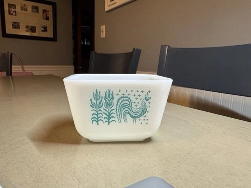 VTG PYREX  Amish Butterprint Refrigerator Blue Fridge 501  1/2 CUP