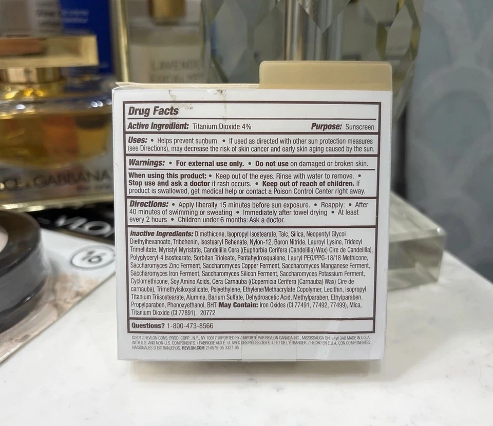 Revlon New Complexion One-Step Compact SPF15 05 Medium Beige NEW IN BOX + GIFT - Image 4 of 4