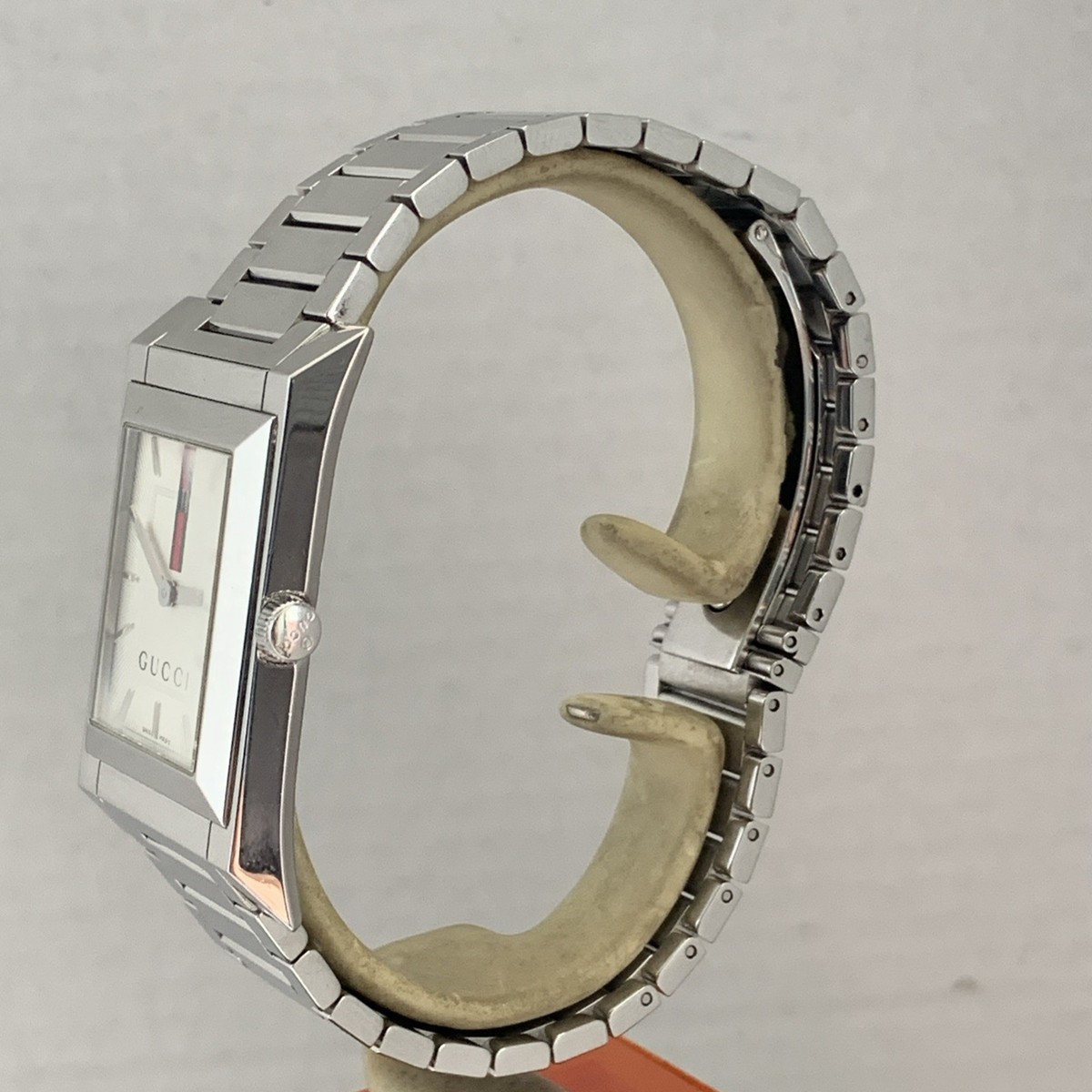 Gucci Mens Analogue White Dial Swiss Made S.Steel Bracelet Watch G 