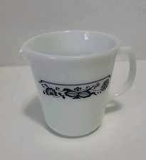 Vintage Pyrex Corning Old Town Blue Onion Creamer