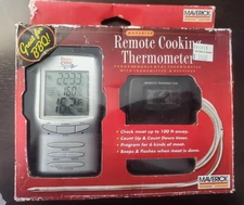Maverick Remote Redi Chek Transmitter And Probe.  built in stand #ET-72 open box