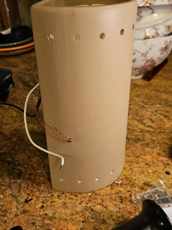 Arandela Justice Design Ambiance LED externa externa, usada pintada cáqui 9,5" - Imagem 4 de 4