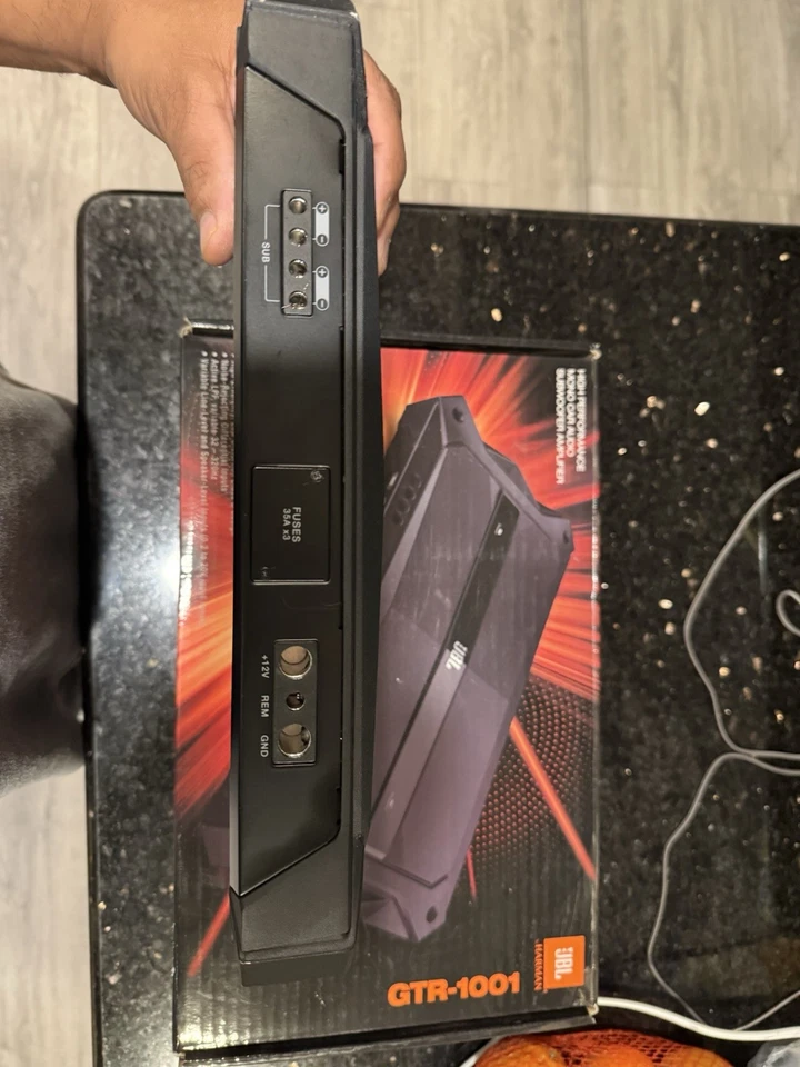 Автомобильный моноусилитель сабвуфера JBL GTR - 1001 W - Изображение 4 из 4