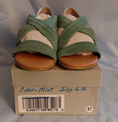 Pinas Mint Suede Cross Strap Ankle Strap Wedge Slip-On Sandals Women s 6.5