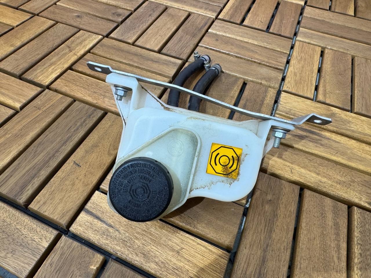 FERRARI F430 BRAKE MASTER FLUID RESERVOIR TANK BOTTLE # 203903