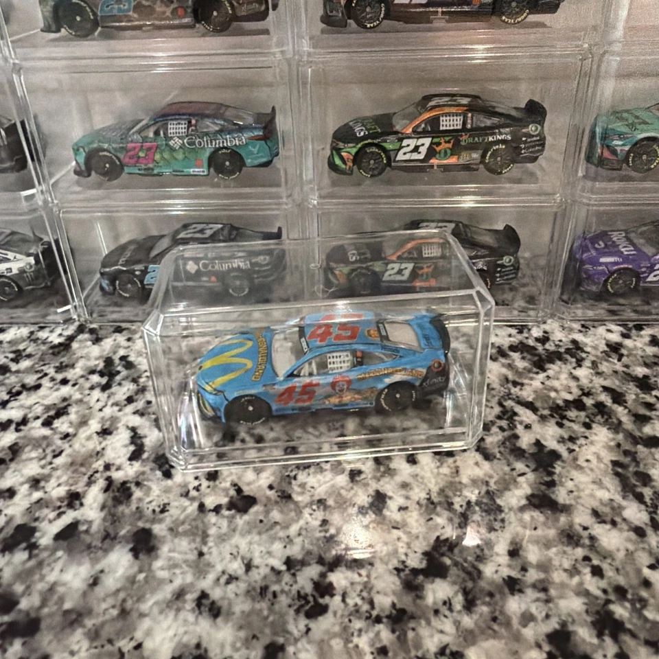 Tyler Reddick 2025 #45 McDonaldland Daytona personalizado 1:64 NASCAR diecast EN MANO Foto 2 de 4