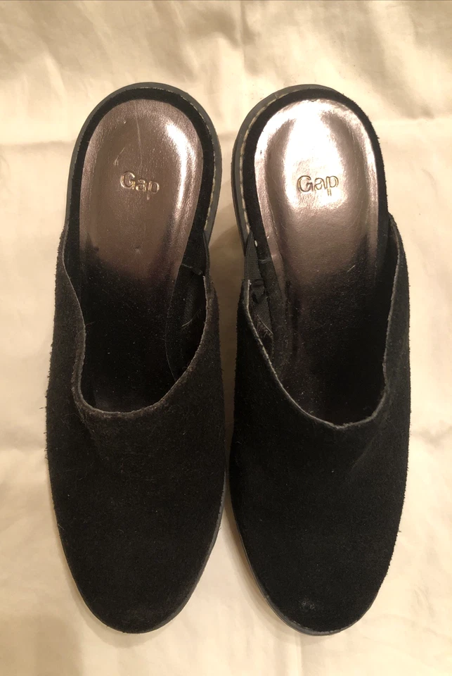 GAP Mujer Talla 7 Mula Negro Gamuza Cuero Informal Sin Cordones Bloque de Goma Tacón de Cuña Foto 3 de 4