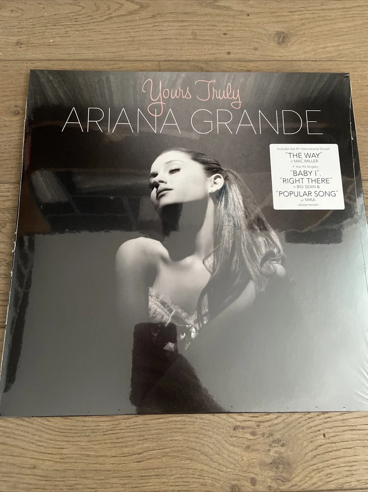 Ariana Grande Yours Truly clear vinyl LP with white swirls (limited edition) - Photo 2/4