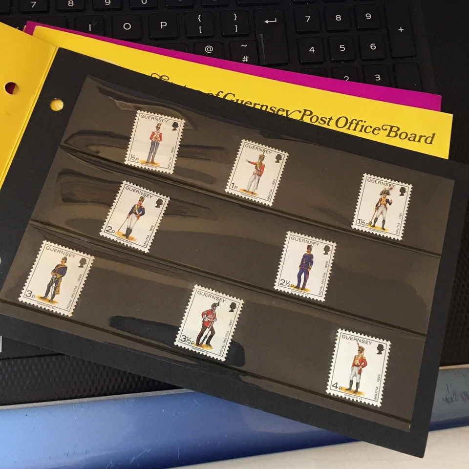 1974 GUERNSEY NEW DEFINITIVE ISSUE 1/2p to 4p (8) PRESENTATION PACK MINT MNH  - Image 2 of 2