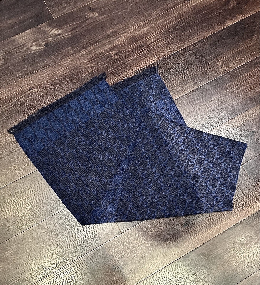 小物 FENDI Monogram Scarf Made in Italy Authentic Designer Fendi Logo Monogram Pattern Scarf Made In Italy