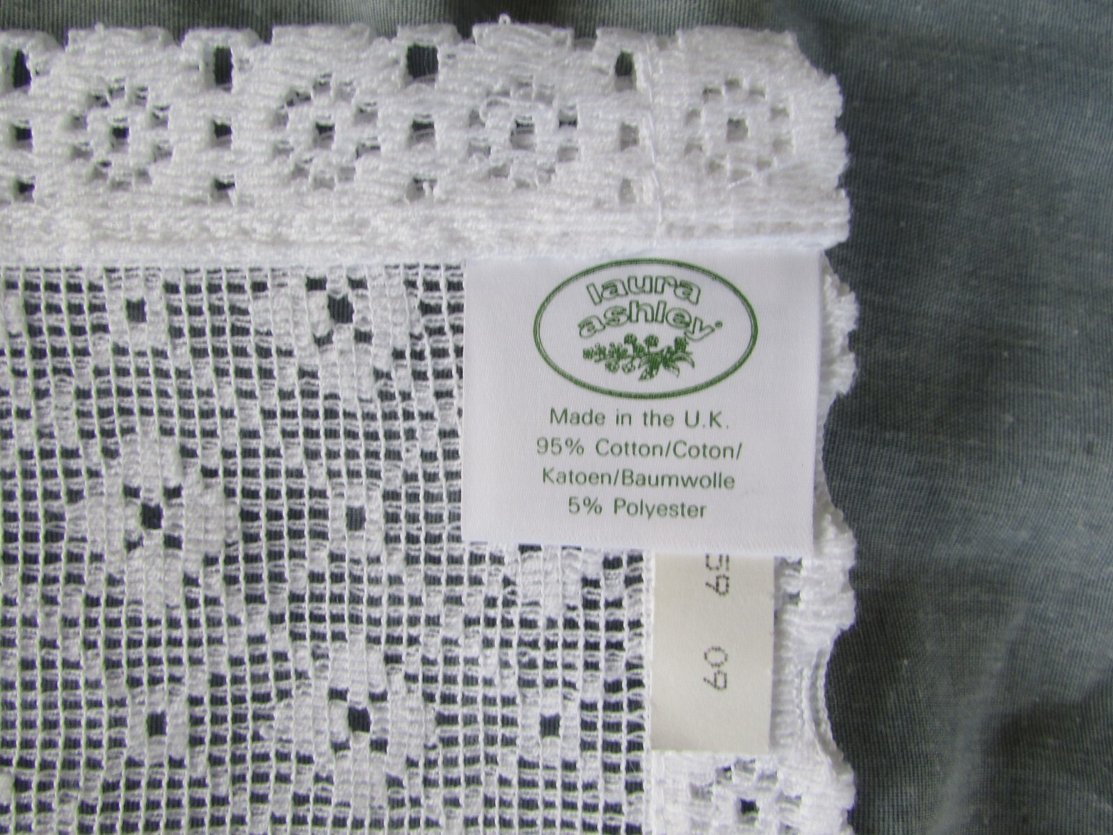 LAURA ASHLEY NOTTINGHAN LACE NAPKINS / PLACE MATS SET OF FOUR MADE IN