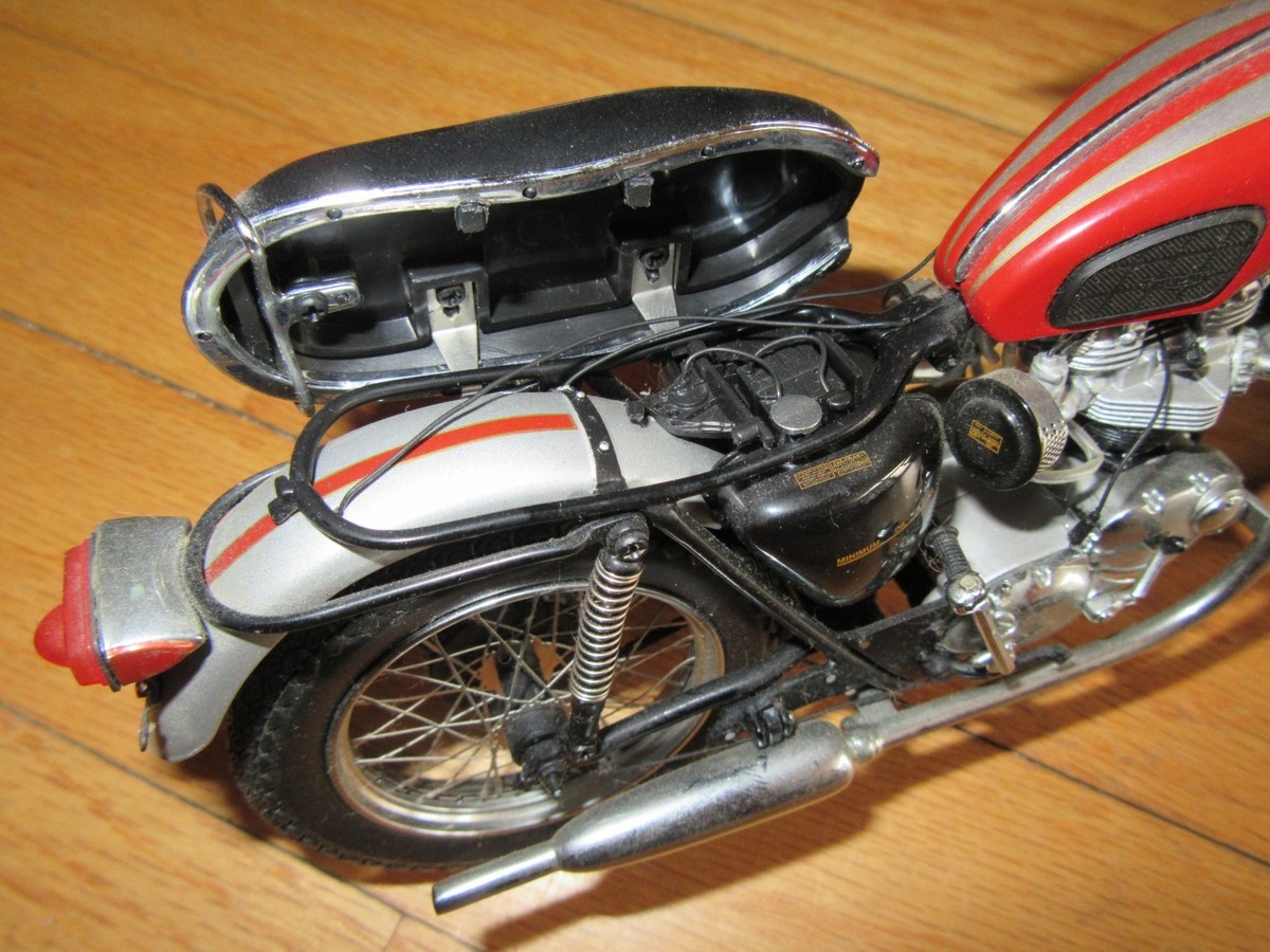 Franklin Mint トライアンフ ボンネビル 1969 1/10 FRANKLIN MINT 1969 TRIUMPH BONNEVILLE 1:10 SCALE DIECAST