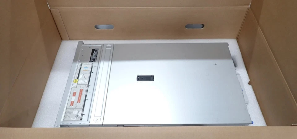 NEW Dell PowerEdge R760 12C Silver 4410Y 64GB Ram 8x 3.84TB SSD 24-Bay 2U Server - Image 3 of 4