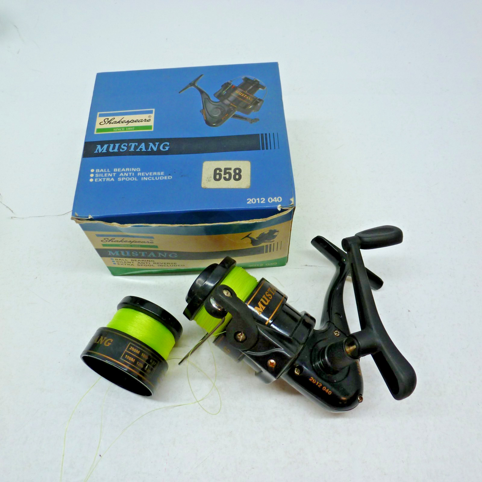 Shakespeare Mustang 2012 040 Coarse Fishing Reel With Box And Spare Reel