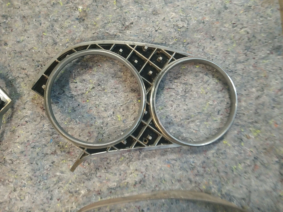 Lincoln Continental 1960 conjunto de biseles de faros OEM con moldura cromada Foto 3 de 4