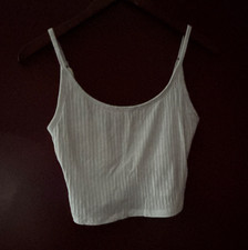Old Navy M White Ribbed Knit Cropped Cami Tank Top Spaghetti Strap Scoop Neck