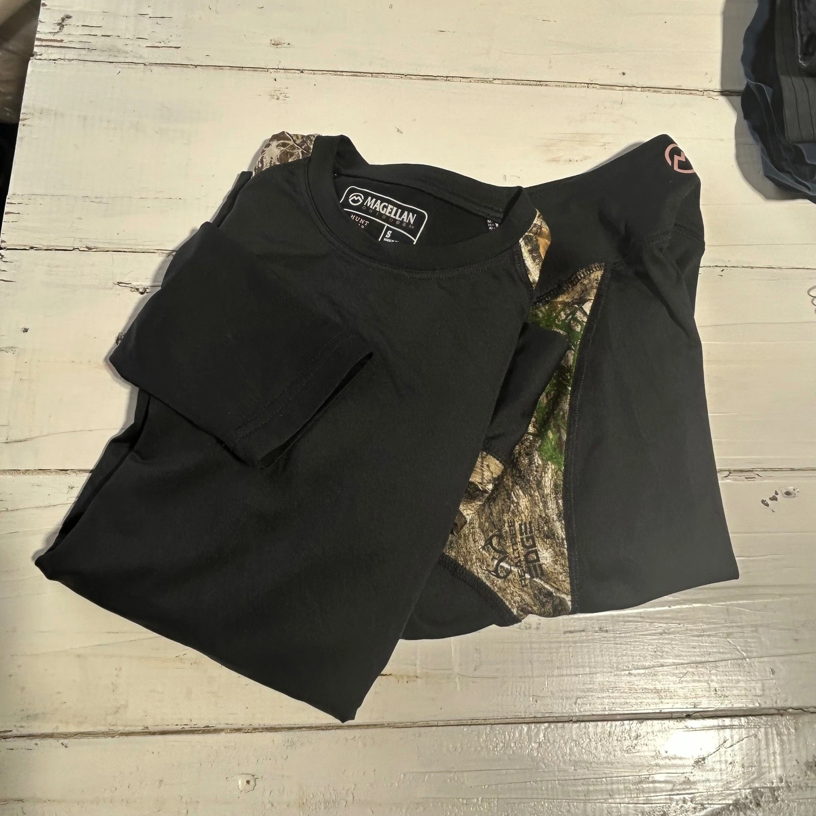 Magellan Outdoors Hunt Gear Womens Small Black Camo Base Layer Set Top Leggings
Opens in a new windo