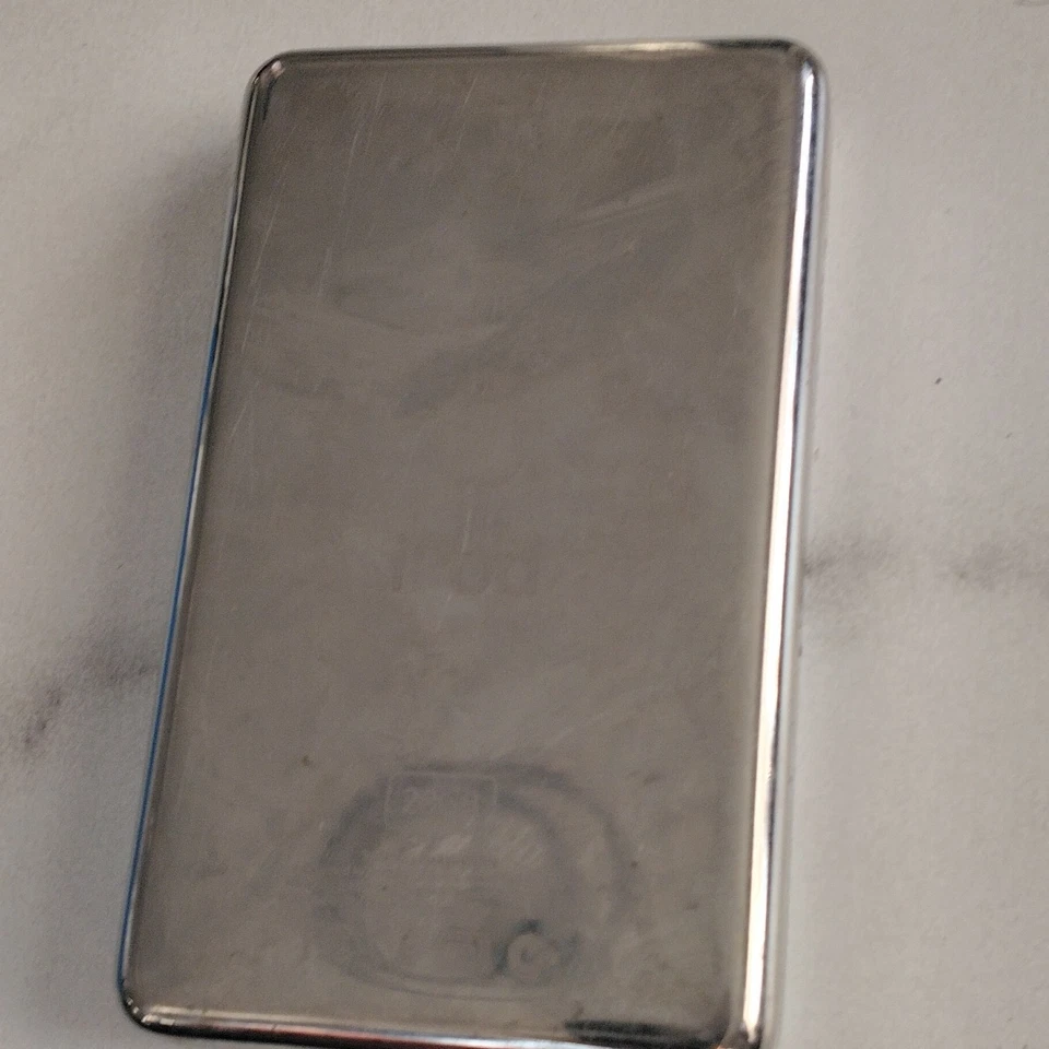 Apple iPod classic 4th Generation White Media Player with Headphone Jack Spares - Image 2 of 3