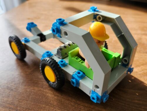CONSTRUX- TRACTOR KIT- #563- Fisher-Price- 1983 - Picture 5 of 18