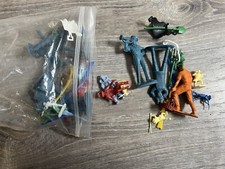 Mixed Color army soldier Astronaut plastic toys lot Bin 27