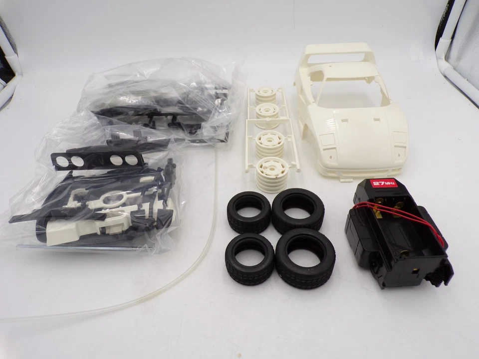 Vintage 1988 Tomy Japan RC Ferrari F-40 White Super Kit NOS Tyco Taiyo Nikko - Image 4 of 4