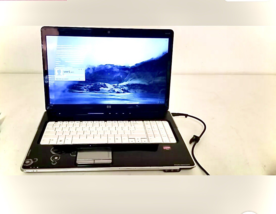HP Pavilion DV7-3000 Black with White Keyboard Intel Processor