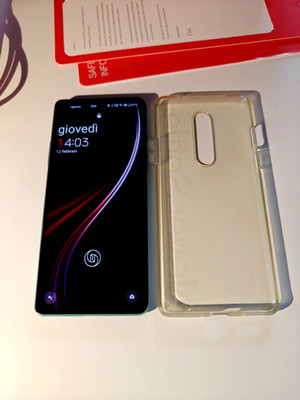 OnePlus 8 5G - 8GB/128GB - Glacial Green - Chargers and Covers Included