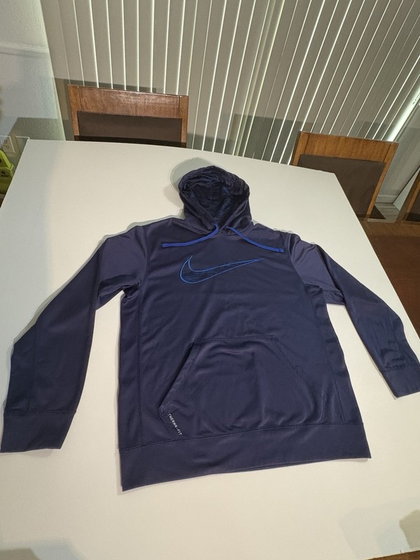 Nike Therma Fit Hoodie Men’s Medium Breathable Wicking Performance Stitched Logo
