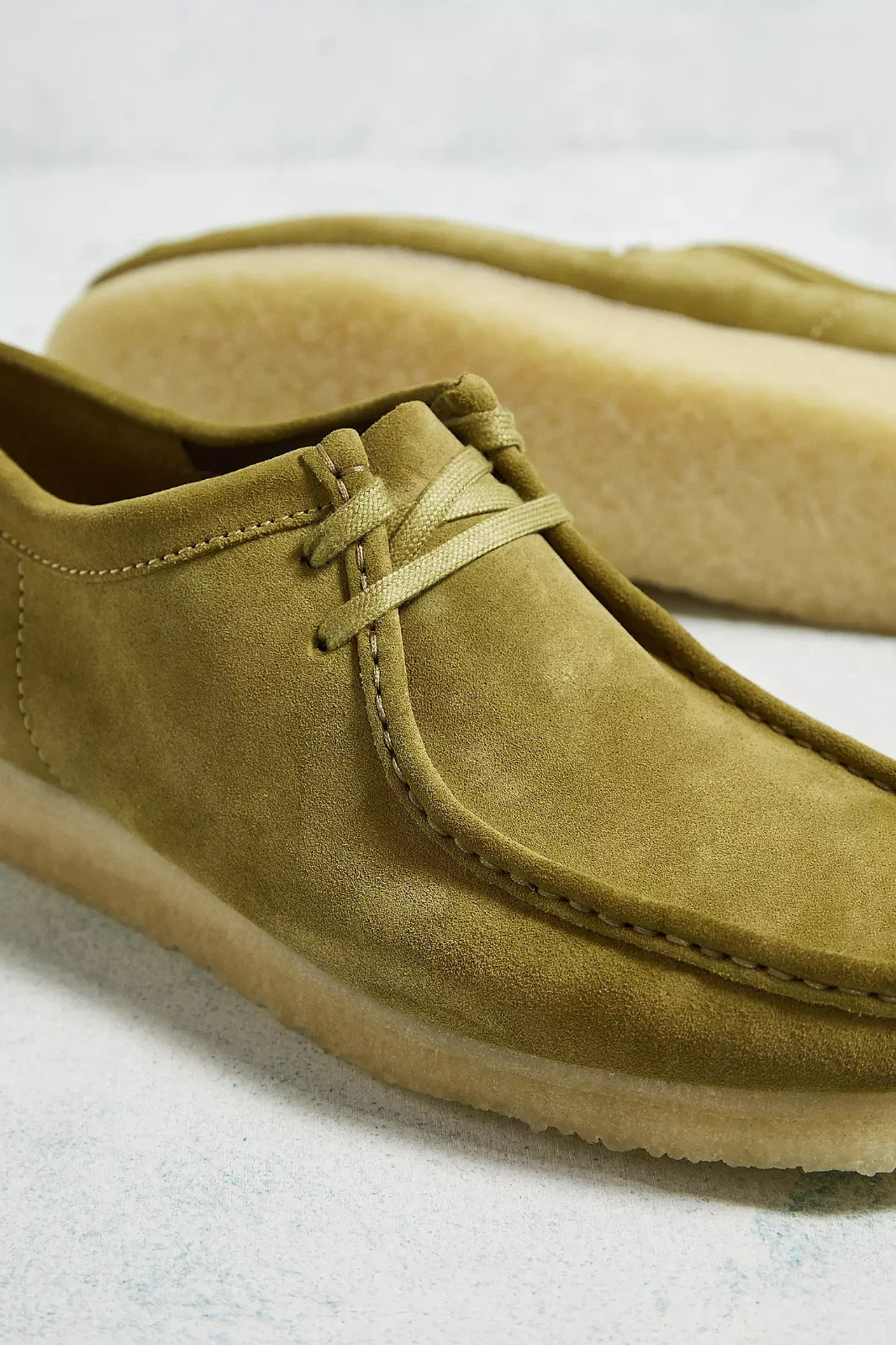 Clarks Originals Mens BNIB Shoes WALLABEE Mid Green Suede Various Sizes image 4