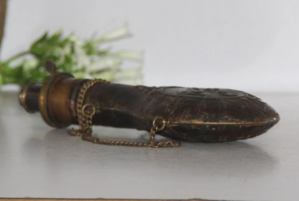 Vintage Victorian Style Small Miniature Brass Gun Powder Bottle/ Flask 9 - Image 4 of 4