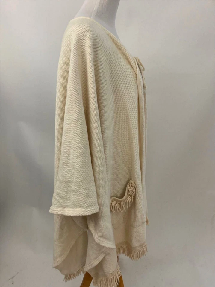 Poncho envolvente HESS NATUR marfil 100% algodón con flecos Foto 2 de 4