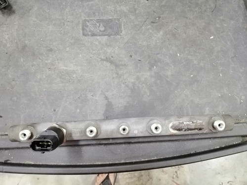 High Pressure Rail Injection 7700111013 0445214015 for 1.9 dCi Renault Volvo Sce - Picture 4 of 5
