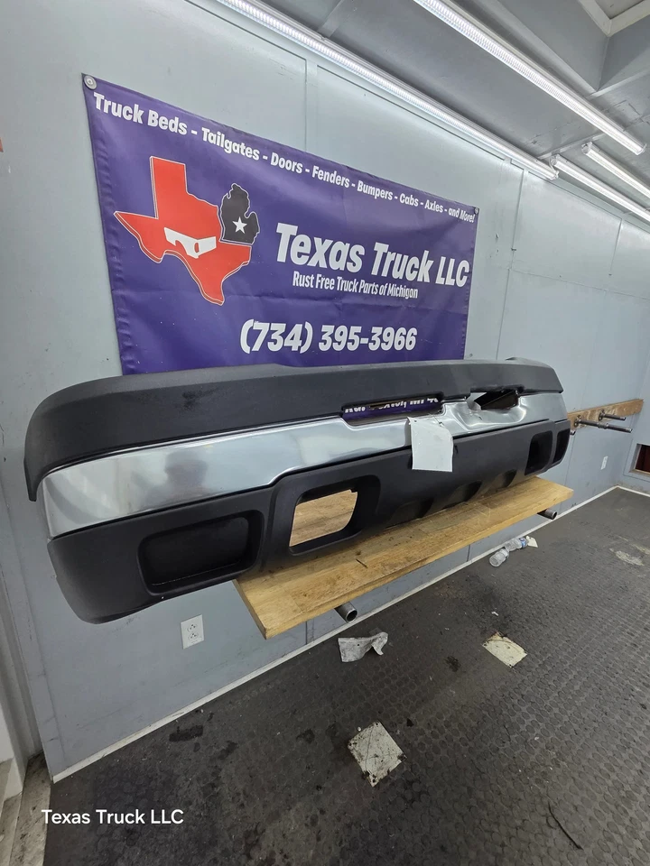 Para-choque dianteiro 2003-2007 Chevrolet Silverado 2500HD 3500HD 'Cateye' - Imagem 2 de 4