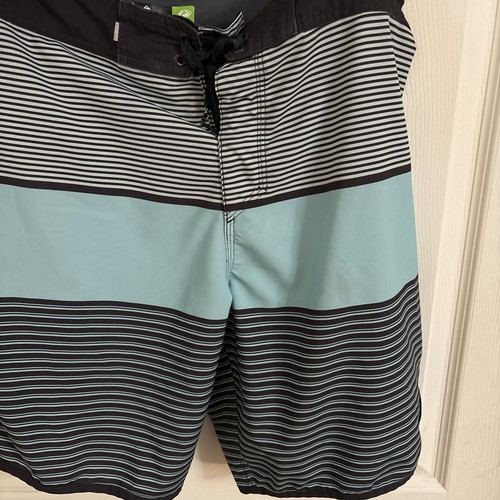 Quick Silver Mens Swim Shorts Stripped Size 36