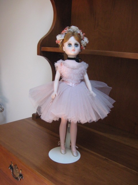 Madame Alexander Elise 17" Doll #1630 from the 1970's