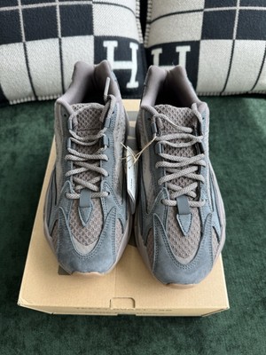 yeezy 700 v2 mauve stockx