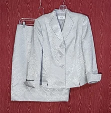 LE SUIT 2 Piece Size 12P Gray Shimmering Silver Collared Clear Button Skirt Set 