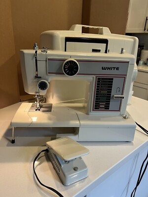 Vintage White Brand Sewing Machine Model 1407 Zig Zag with Carry