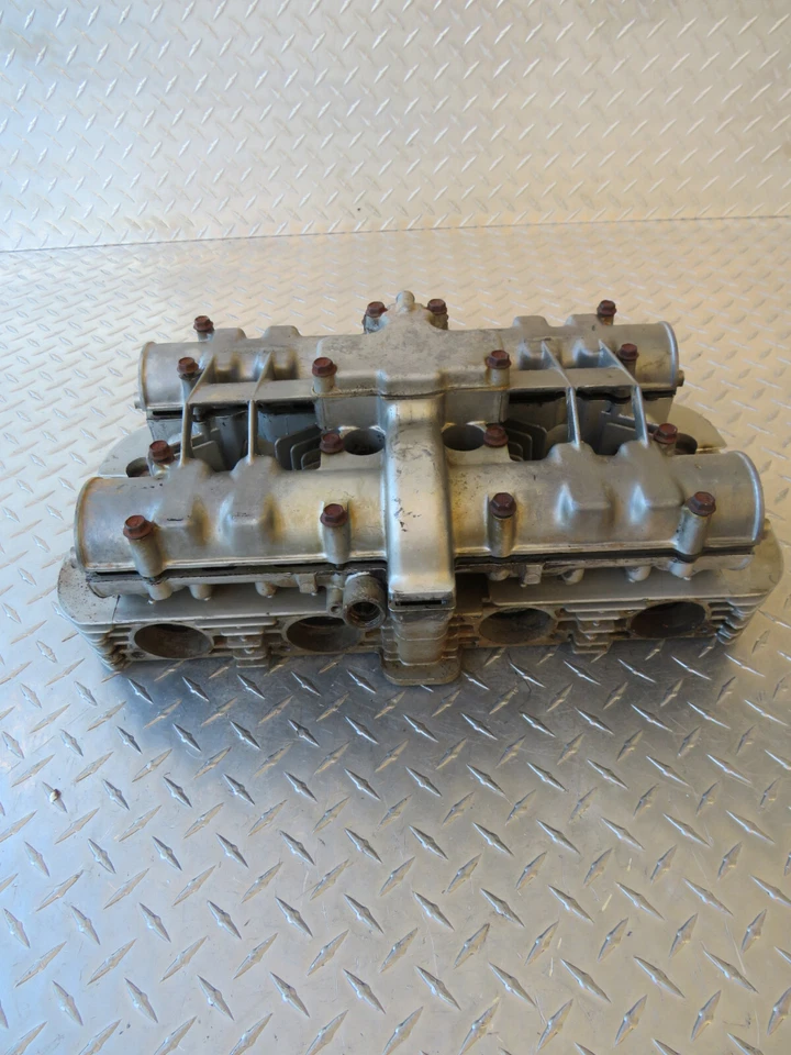 79 Suzuki GS750EN GS 750EN 750 1979 culata y cubierta del motor Foto 4 de 4