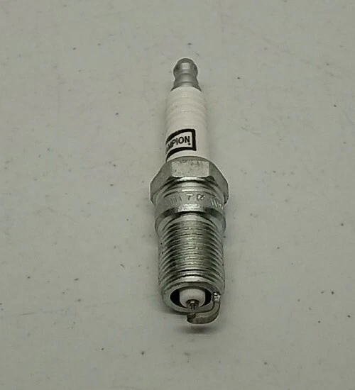 Champion 7408 Double Platinum Spark Plug – Smooth, Reliable Spark Performance - Image 4 of 4