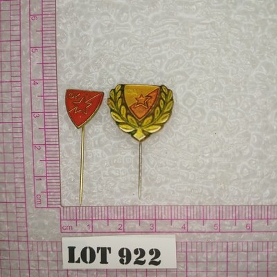 Vintage FC RED STAR FK Crvena Zvezda Football Soccer Club Pin 2/1 LOT 922