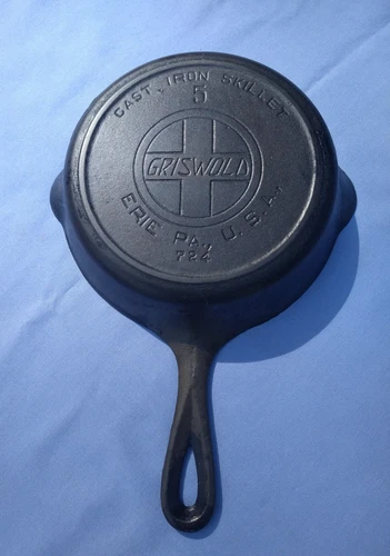 Griswold No 5 , 724 Cast Iron Skillet Erie PA USA Vintage