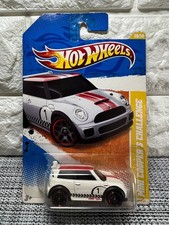 Hot Wheels 2011 Hw Premiere 3050 Mini Cooper S Challenge 30244 White Hot Wheels 2011 Hw Premiere 3050 Mini Cooper S Challenge 30244 White