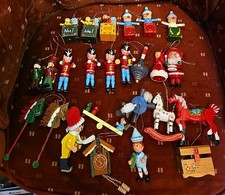 Vintage Lot Of 25 Wooden Christmas Tree Ornaments Taiwan Japan Hand Painted