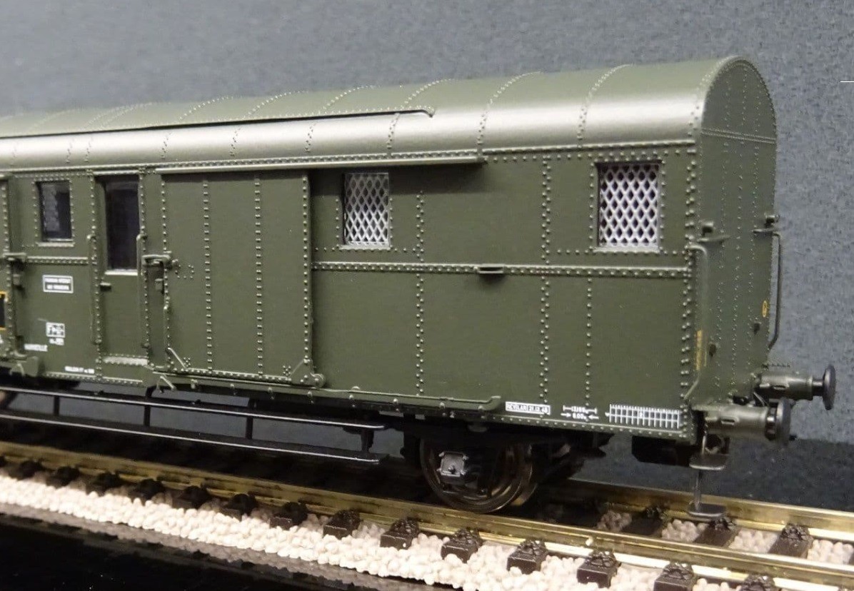 Fourgon OCEM 32 REE MODELES VB328 wagon miniature HO SNCF